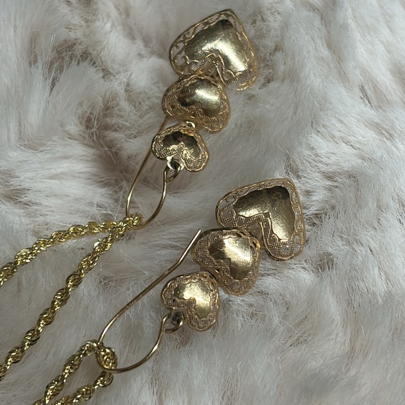 Vintage 14K Italian Gold Filigree Trio Heart Earrings - Picture 6 of 8
